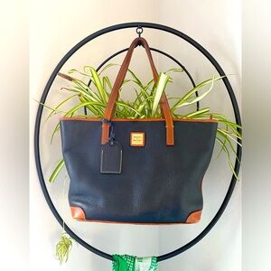 Dooney and Bourke Charleston Tote Shoulder Handbag Black Leather